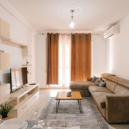 Rs Place 1-Bedroom Apartment ティラナ エクステリア 写真