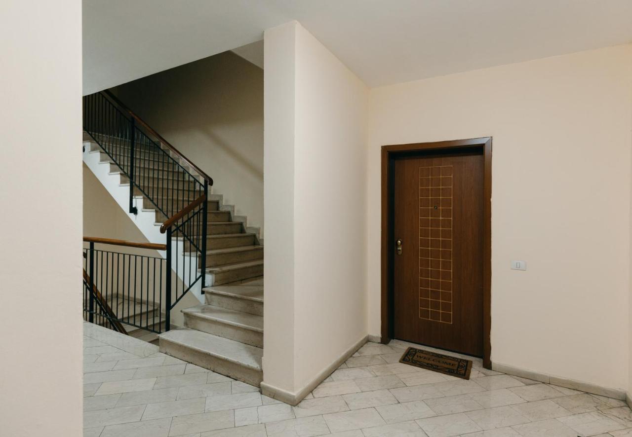 Rs Place 1-Bedroom Apartment ティラナ エクステリア 写真
