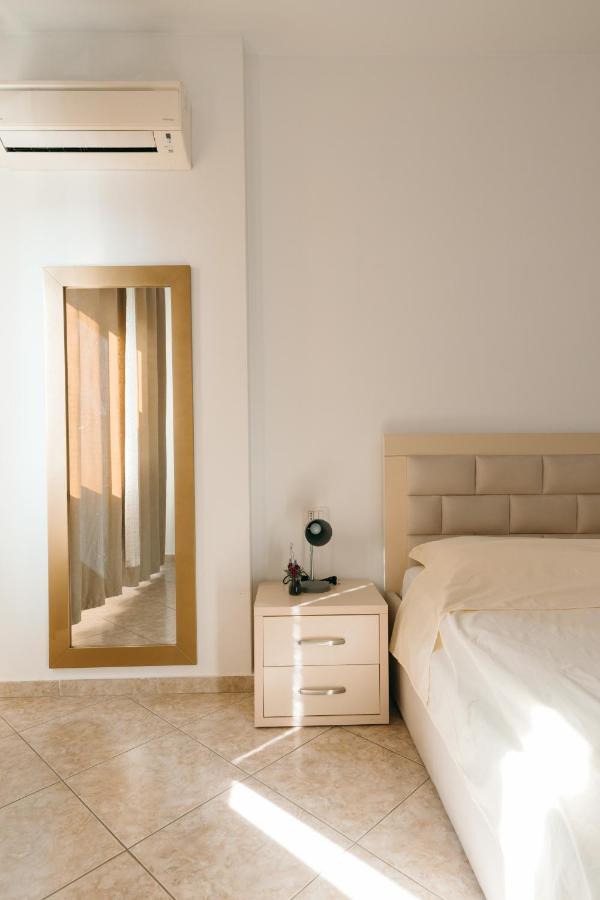 Rs Place 1-Bedroom Apartment ティラナ エクステリア 写真