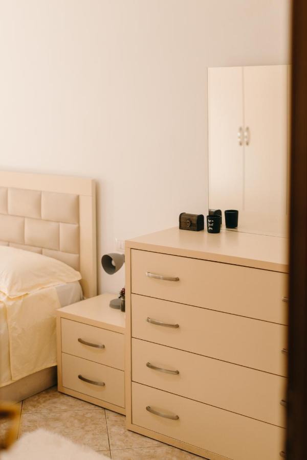 Rs Place 1-Bedroom Apartment ティラナ エクステリア 写真